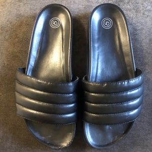 Urban Outfitters Slides